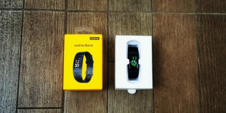 Review Realme Band: Unggulkan USB Direct Charge dan Sertifikasi IP68