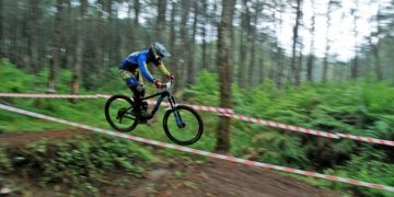 Pemburu Adrenalin, Cobalah Trek Downhill Cikole