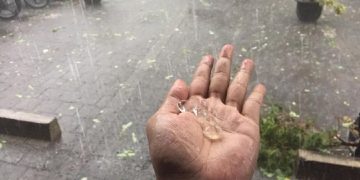 Penyebab Cuaca Ekstrem di Bandung Bikin Hujan Es Saat Kemarau