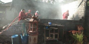 Gudang Barang Dagangan Milik Muder di Karangasem Hangus Terbakar Dilahap Si Jago Merah