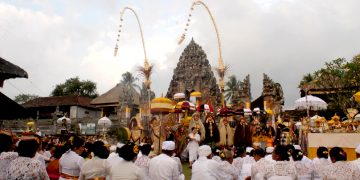 Di Tengah Pandemi Covid-19, Karya Padudusan Pura Pusering Jagat Berlangsung Khidmat