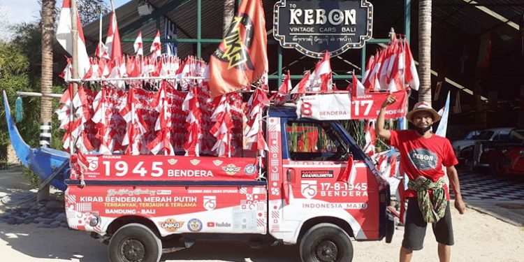 Menyambut Hari Kemerdekaan, Abah Kibarkan Bendera Merah Putih Dengan Jarak Tempuh 2.020 Km