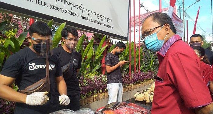 PDI Perjuangan Secara Serentak Gelar Pasar Gotong Royong Krama Bali