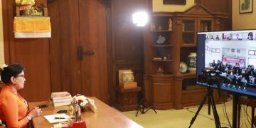 Buka Webinar, Ketua TP PKK Bali Ajak Perhatikan Perkembangan Anak Di Tengah Pademi