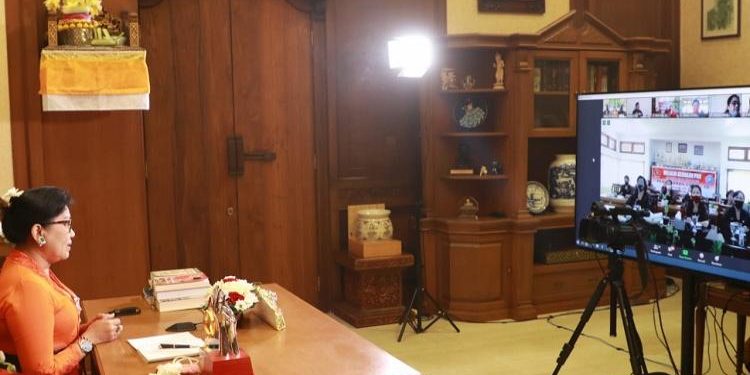 Buka Webinar, Ketua TP PKK Bali Ajak Perhatikan Perkembangan Anak Di Tengah Pademi