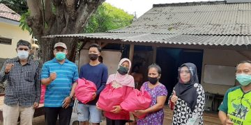 Gelar Bakti Sosial, KAHMI Bali Bagikan Sembako Untuk Warga Yang Terdampak Covid 19