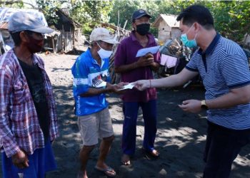 Bupati Klungkung Pilih Pantai Karangdadi Sebagi Lahan Produksi Garam