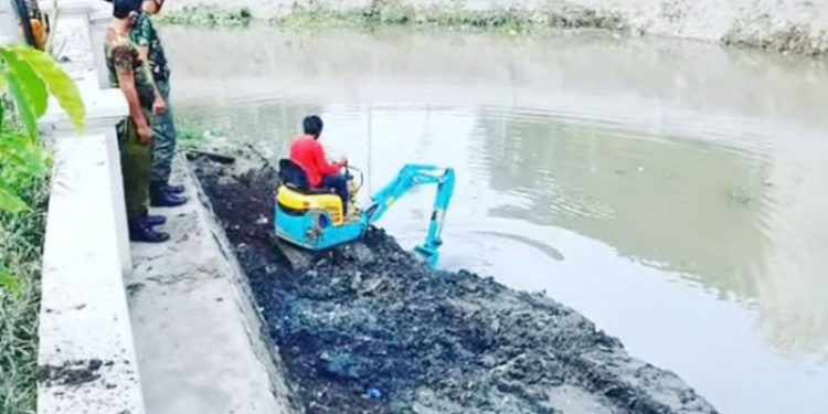 Antisipasi Banjir, Dinas PUPR Badung Lakukan Pengerukan Sendimentasi