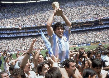 Kabar Duka, Persepak Bola Diego Maradona Berpulang