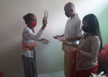 Moment Haru, Sejoli Muda Kasus Narkoba Gelar Pernikahan Di Tahanan