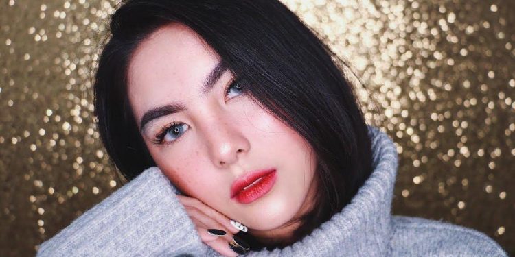 Ingin Tampil Cantik ,Intip Inspirasi Make Up Natal Ala Vlogger Indonesia