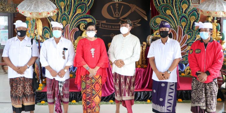 Ny Putri Koster Buka Lomba Makendang Tunggal & Gender Polos Tunggal Se-Bali
