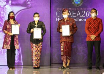 Angkat Potensi Lokal, Putri Koster Hadiri Hybrid Fashion Show GMAEA 2020