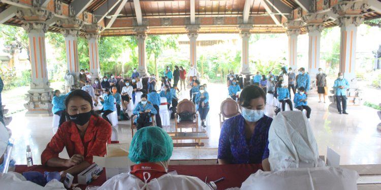 Rayakan Hari Ibu ke-92, TP PKK Bali Adakan Rapid Tes Gratis Untuk Kaum Perempuan