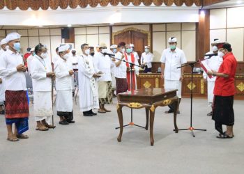 Lantik Penjabat Pemprov Bali, Gubenur Bali Dorong Birokrasi Bekerja Luar Biasa