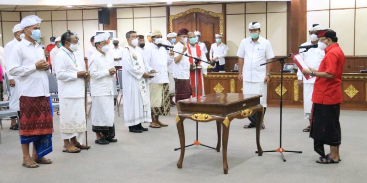 Lantik Penjabat Pemprov Bali, Gubenur Bali Dorong Birokrasi Bekerja Luar Biasa