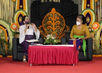 Pemkab Buleleng Bantu Bangkitkan Kain Endek dan Ukiran Buleleng