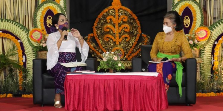 Pemkab Buleleng Bantu Bangkitkan Kain Endek dan Ukiran Buleleng