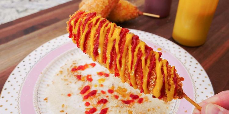 Jajanan Renyah Ala Drama Korea,Cara Membuat Corn Dog Mozarella