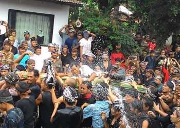 4 Tradisi Upacara Ngaben Anti Mainstream Di Setiap Daerah Bali.