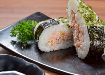 Bekal Kantor, Yuk Intip Resep Membuat Onigiri Tuna Mayo Ala Rumahan