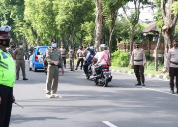Ciptakan Bali Bersih, Sat Pol PP Terbitkan Baliho dan Razia Masker