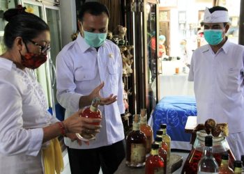 Tindaklanjuti Rakor Gernas BBI di Bali, Sekda Dewa Indra Tinjau UMKM BALIBEL