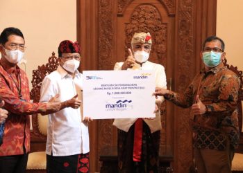 Gubernur Koster Apresiasi Dana CSR PT Bank Mandiri Dukung Desa Adat di Bali