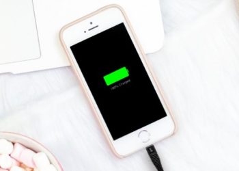 Baterai Hp Cepat Rusak? 7 Kesalahan Saat Nge-Charge Hp