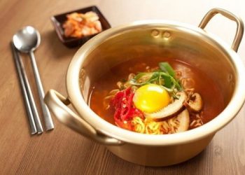Modal Mie Instan? Yuk Intip Resep Ramyeon Khas Korea Ala Mie Instan