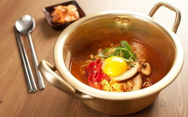 Modal Mie Instan? Yuk Intip Resep Ramyeon Khas Korea Ala Mie Instan