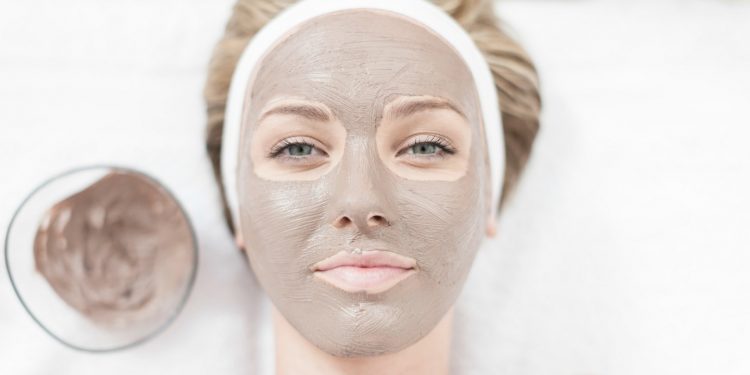 Jangan Asal ! Berikut Ini 7 Cara Pakai Masker Wajah Sesuai Jenisanya