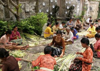 Ngayah : Tradisi Gotong Royong Yang Di Lakukan Oleh Masyarakat Bali