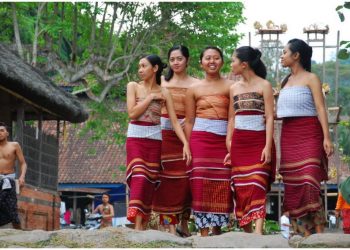 Kalian Masih Suka Nyinyir ? Ingat! Nyinyir tanda Tak Mampu