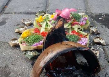 Berikut Ini Makna, Jenis Segehan, Tempat Menghaturkan & Doanya