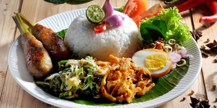 Wajib Ada, Berikut Ini 5 Jenis Lauk Dalam Nasi Campur Khas Bali