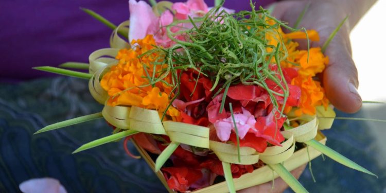 Yuk Intip! Makna Serta Unsur-Unsur Yang Terdapat Di Canang Sari