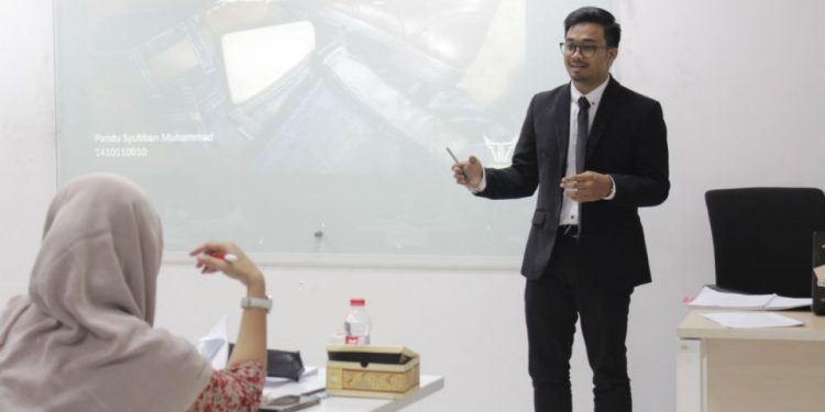 Para Mahasiswa Wajib Tau,4 Tipe Dosen Saat Nguji Sidang Skripsi