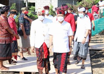 Gubernur Bali Letakkan Batu Pertama Pembangunan Gedung MDA Di Kabupaten Klungkung