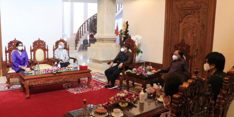 Perluas Pasar UMKM Di Masa Pandemi,Gubernur Koster Perkenalkan Aplikasi Balimall.id