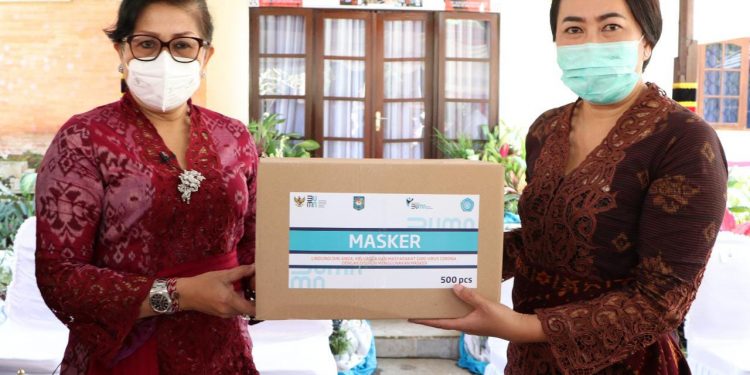 Kunjungan Sosial Ke Bangli, Ny Putri Koster Ingatkan Bahaya Stunting Bagi Wanita Hamil