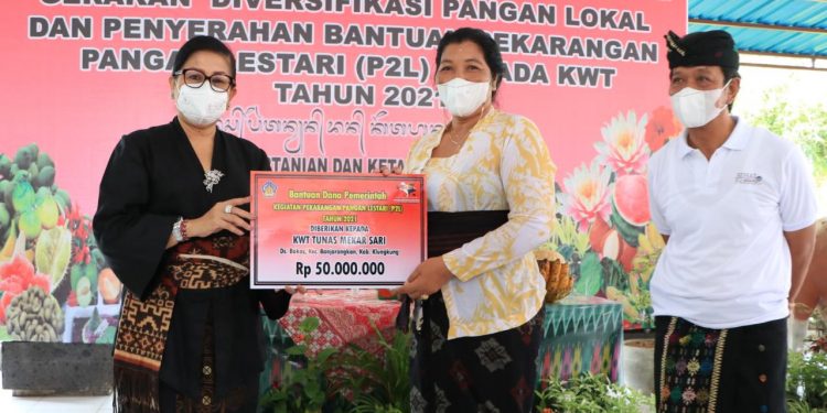 Ny Putri Koster Kampanyekan Kecintaan Kepada Makanan Tradisional Dari Bahan Pangan Lokal