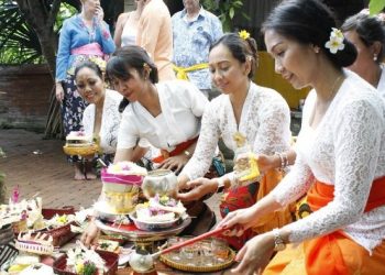 Penasarn ? Berikut Ini 4 Tradisi Unik Yang Hanya Ada Di Bali