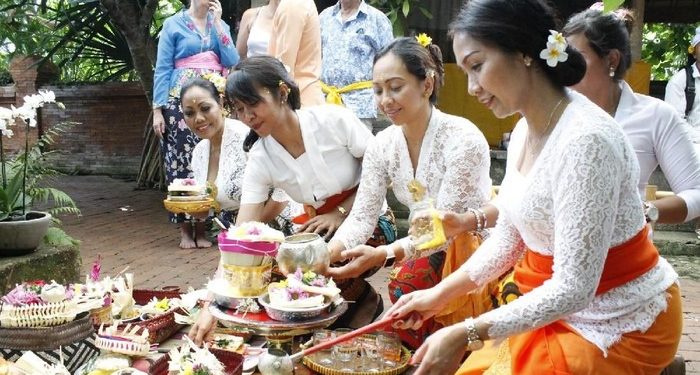 Penasarn ? Berikut Ini 4 Tradisi Unik Yang Hanya Ada Di Bali