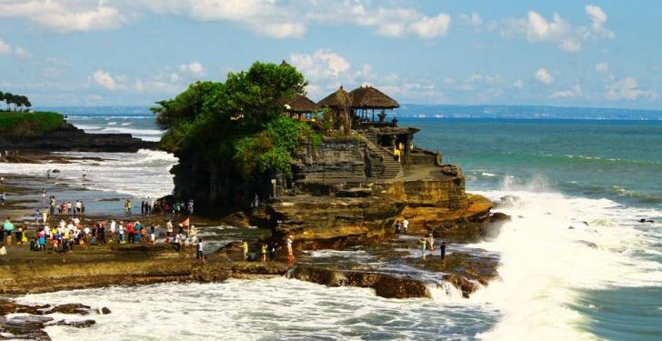 Pengen Melali Ke Tanah Lot, Yuk Cari Tau Dulu Sejarah Tanah Lot