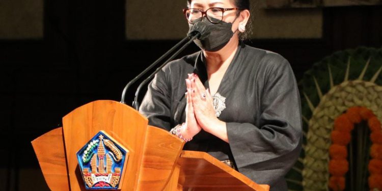 Ny Putri Koster Ajak Generasi Muda Asah Budi Pekerti & Bentuk Karakter Melalui Goresan Puisi