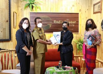 Ny Putri Koster Ajak Wujudkan ‘Desaku Bersih Tanpa Mengotori Desa Lain’