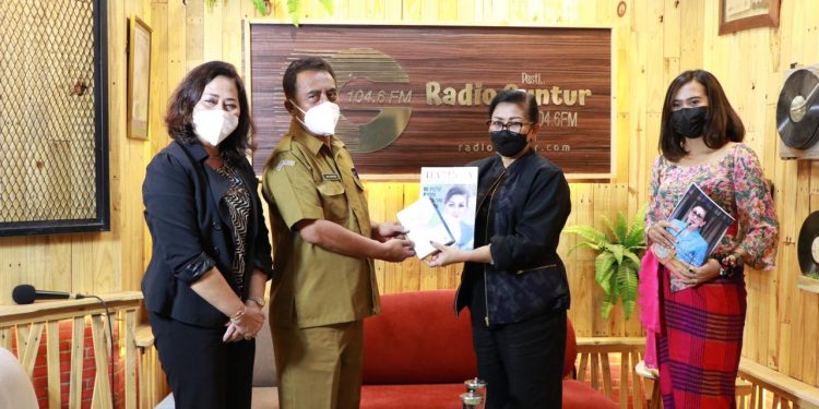 Ny Putri Koster Ajak Wujudkan ‘Desaku Bersih Tanpa Mengotori Desa Lain’