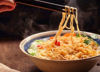 Suka Mie Instan ? Berikut Ini Tips Konsumsi Mie Instan Agar lebih Sehat