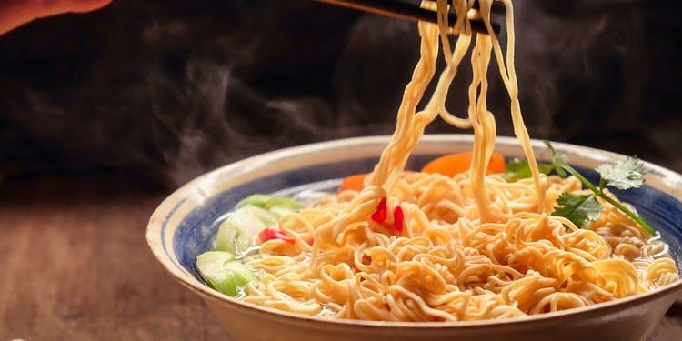 Suka Mie Instan ? Berikut Ini Tips Konsumsi Mie Instan Agar lebih Sehat